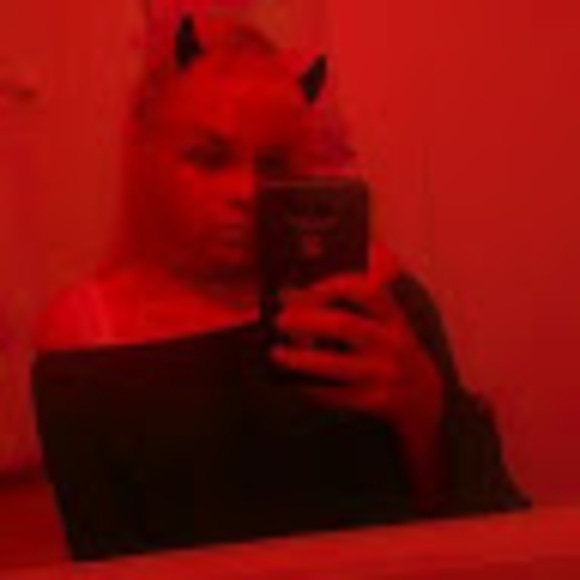 Meet your Posher, Rena - Picture 1 of 1